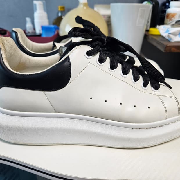 알렉산더맥퀸 오버솔 스니커즈 270.275