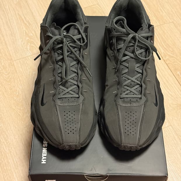 나이키 HYEIN SEO 아바로버 혜인서 300사이즈