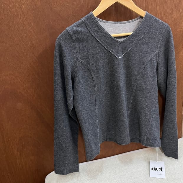 히로코비스 절개 라인 롱슬리브