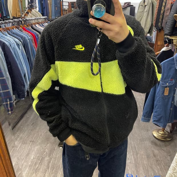 나이키 빅 스우시 리버시블