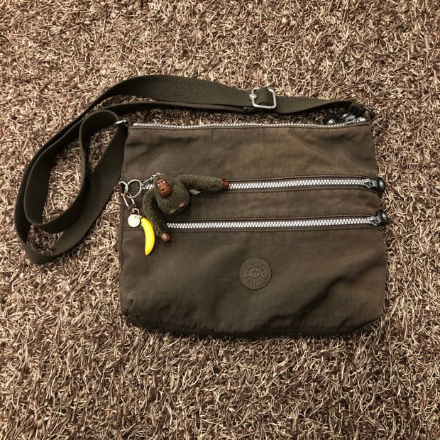 키플링 브라운 크로스백