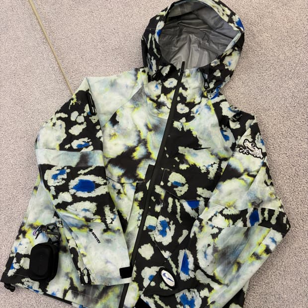 나이키 녹타 오팔 고어텍스 자켓