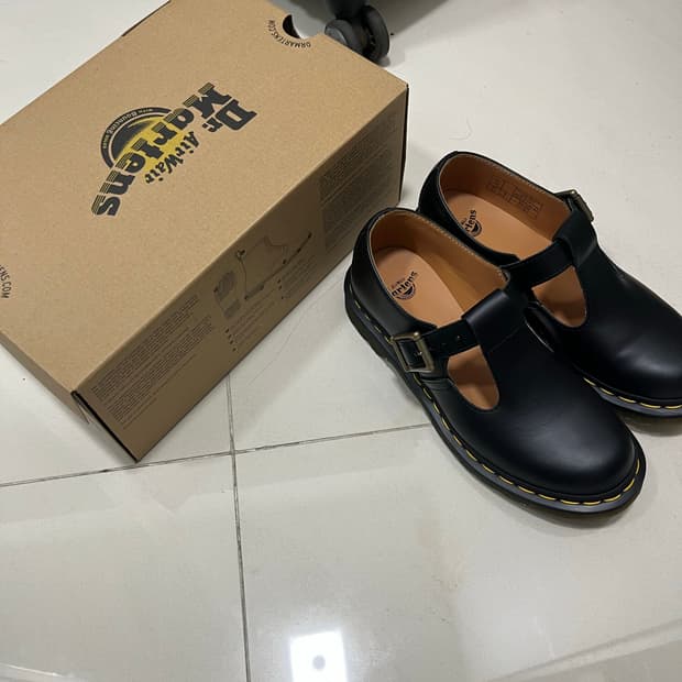 닥터마틴 폴리 스무스 블랙 230