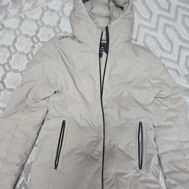 아이더 베이지 패딩