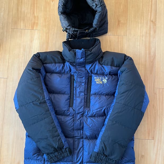 마운틴하드웨어 다운패딩 팝니다. 