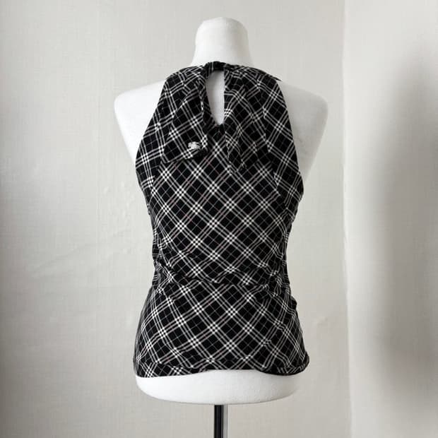 버버리 노바체크 홀터넥 나시