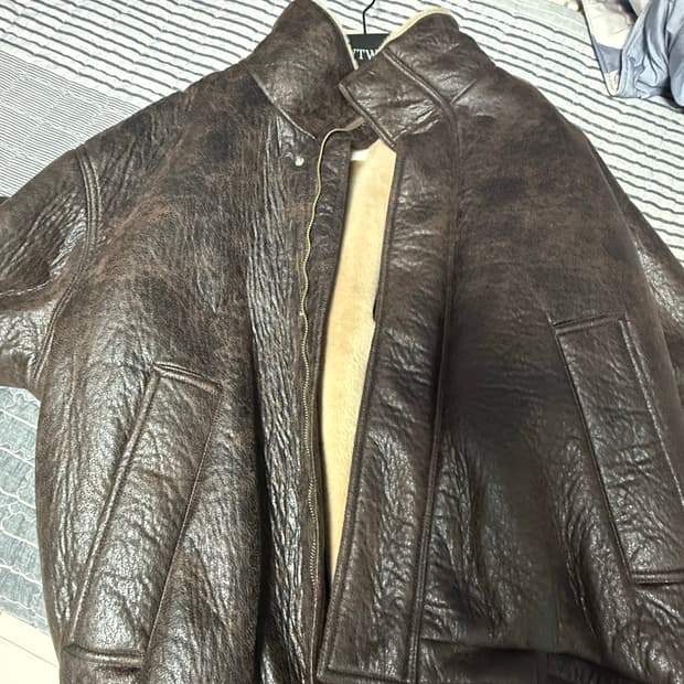 브이투 브라운 무스탕