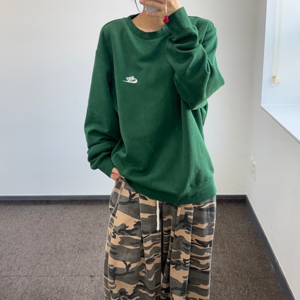 Nike 나이키 스몰로고 그린 맨투맨