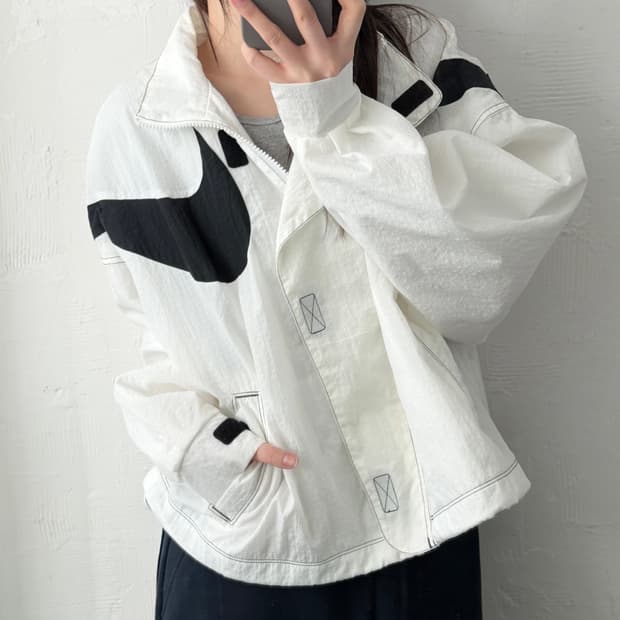 Nike 나이키 화이트 컬러 리펠 더블 스우시 바람막이 자켓
