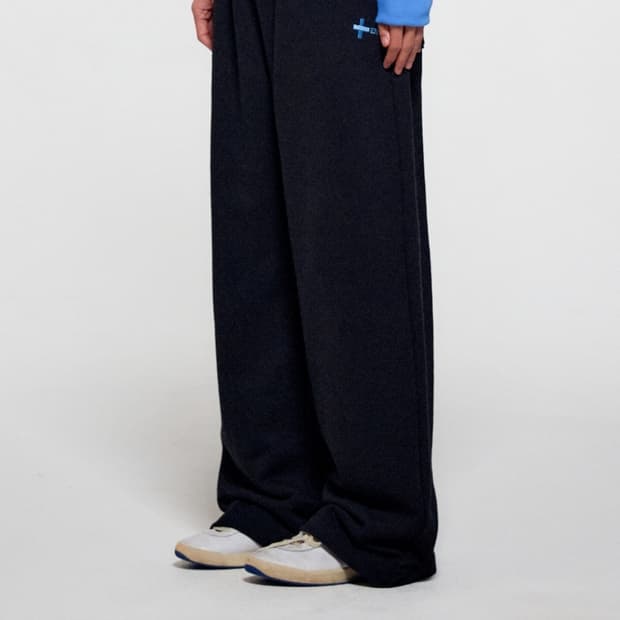 era 스웻팬츠 제니 착용