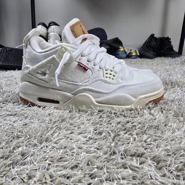 나이키 에어 조던 4 리바이스 화이트