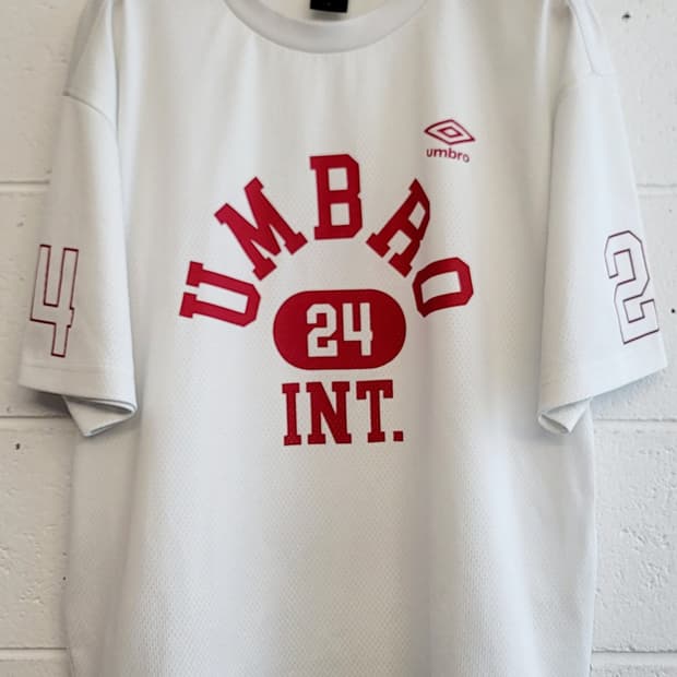 엄브로(UMBRO) 오버핏 메쉬 반팔티셔츠 판매