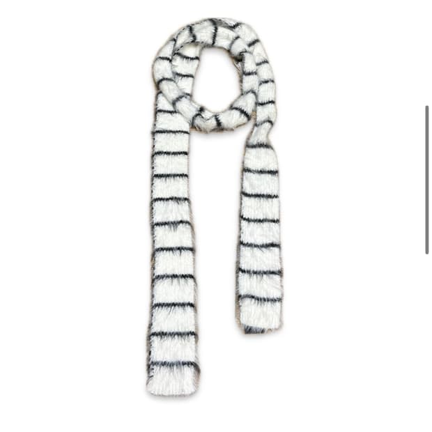 hairy stripe muffler