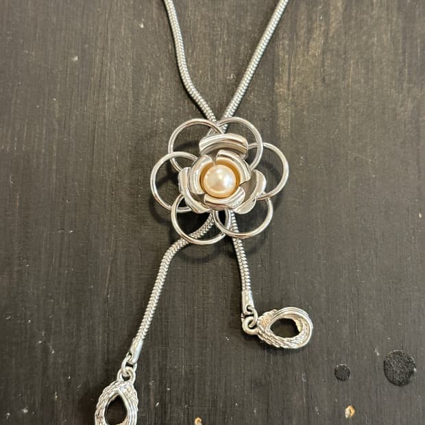 Vintage pearl bolo tie