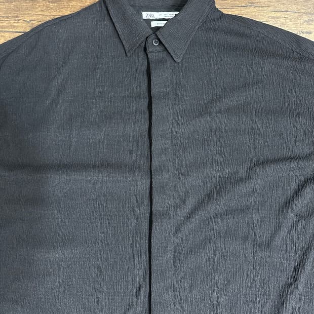 자라 BOXY FIT 크링클 반팔셔츠