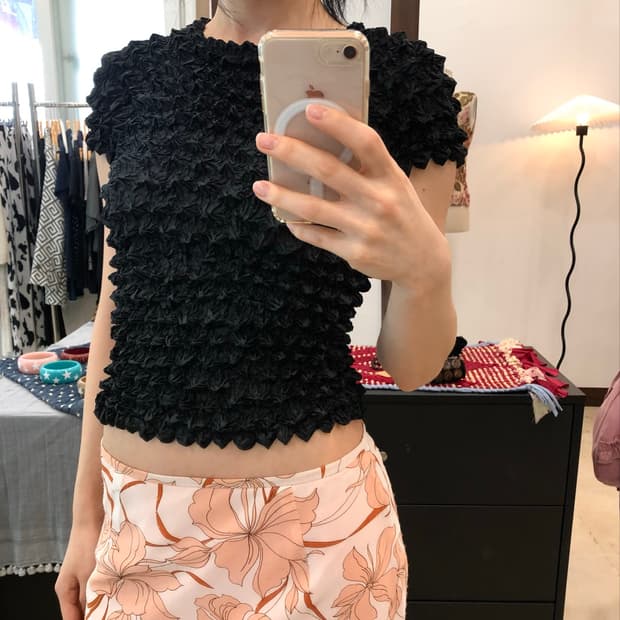 wrinkle black top