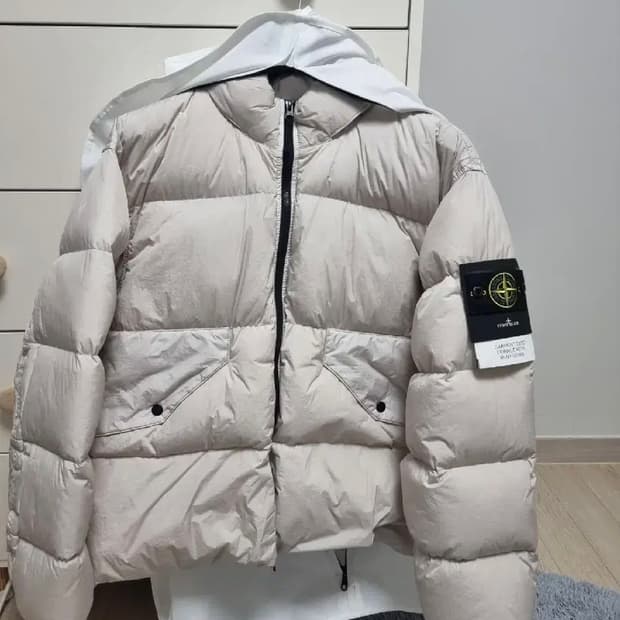 스톤아일랜드 23FW 논후드 크링클랩스판매해요