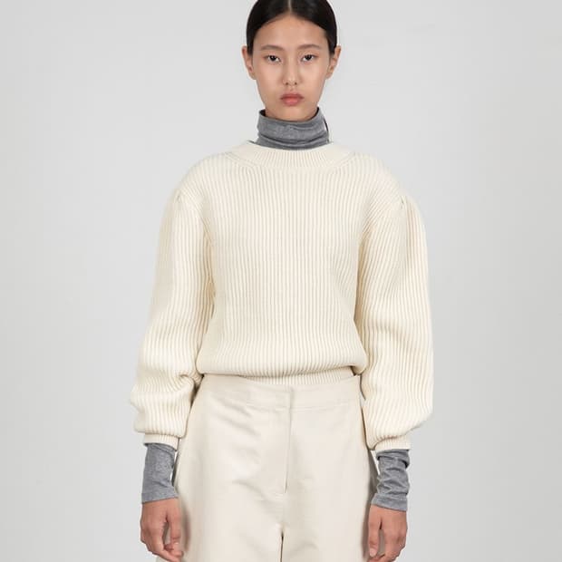 아모멘토 하프 넥 니트 ECRU