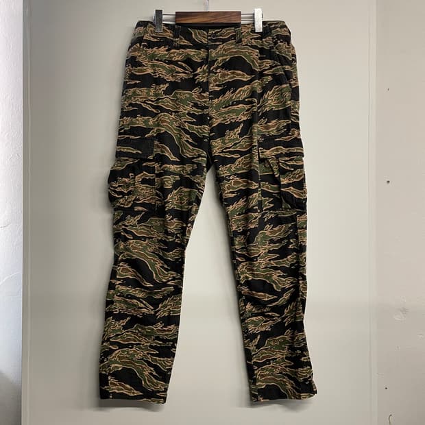 스투시 타이거 카모 카고팬츠