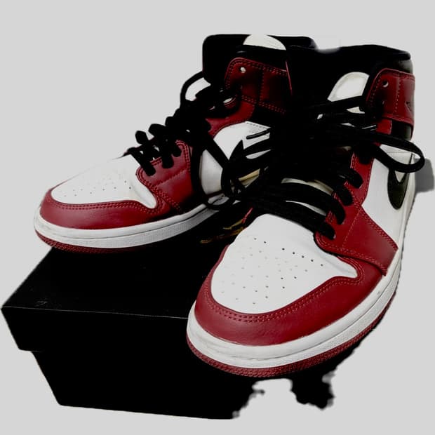 나이키 조던 1 미드 시카고 2020
