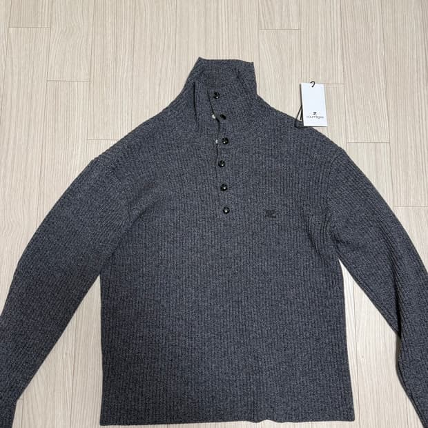 꾸레쥬 니트 m사이즈