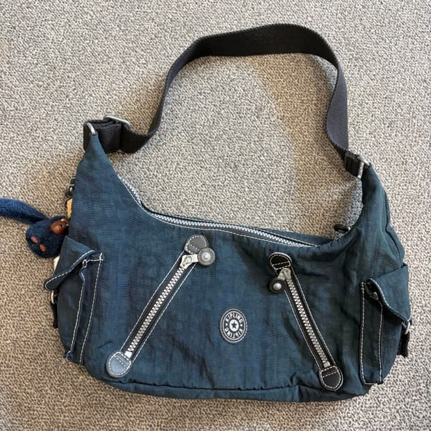 5. 키플링 숄더백