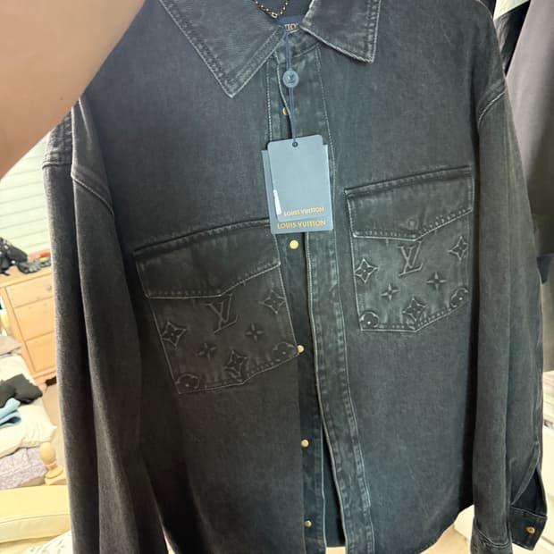 루이비통 MNG Embossed Casual Denim Overshirt