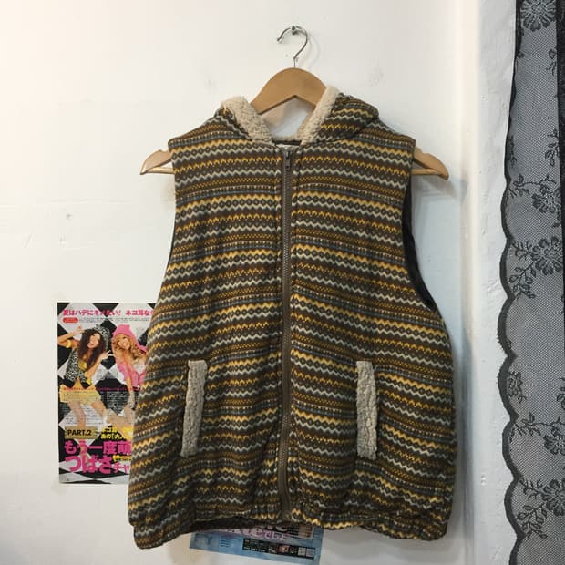 빈티지 노르딕 패턴 뽀글 후드조끼