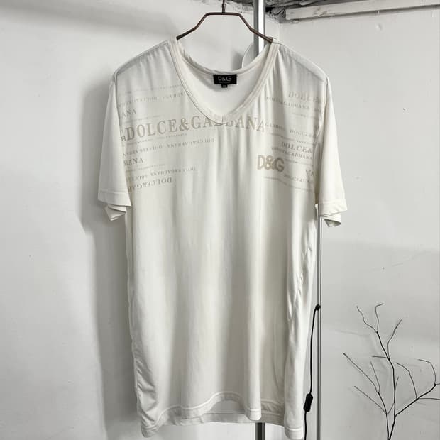 돌체앤가바나 레터링 브이넥 티셔츠