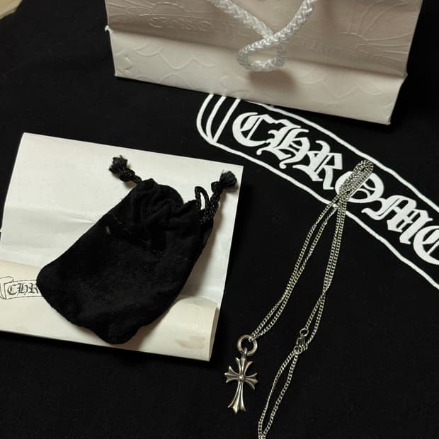 크롬하츠 타이니 크로스 참 펜던트 실버 목걸이