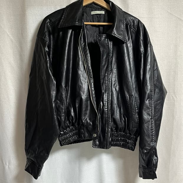 FREE Panini 비건레더 오버핏 가오리핏 크롭 자켓 점퍼