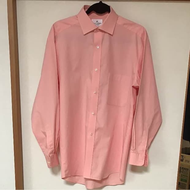 correges homme pink shirt