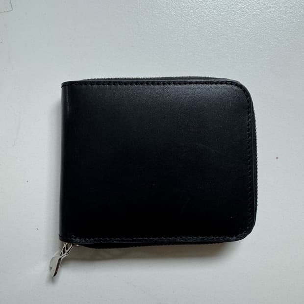 Ami 지퍼 반지갑