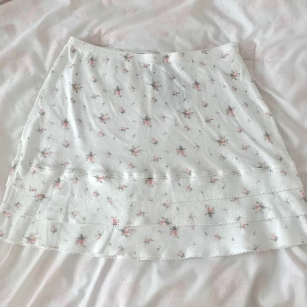 브랜디멜빌 펀칭 플라워 스커트⋆.𐙚 ̊