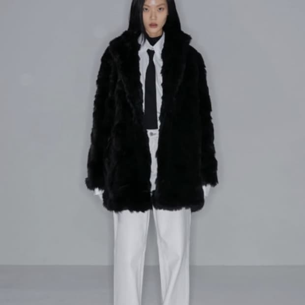 나체 하프 퍼 코트 구해요