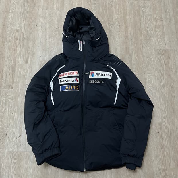 데상트 아우디 스위스 스키팀 덕다운 후드 패딩 점퍼 [블랙] XL/105