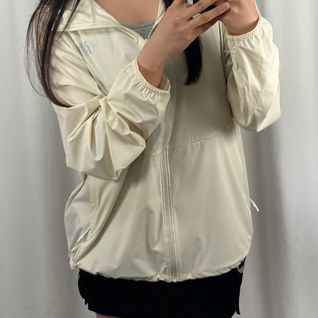 노스페이스 아이보리 바람막이 자켓