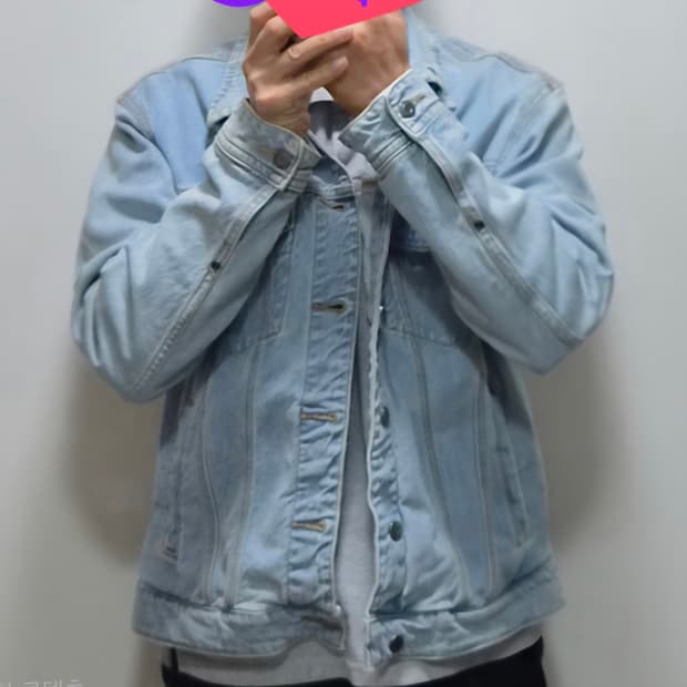 깔끔한 연청 색상의 TOPTEN 데님 자켓이에요.100