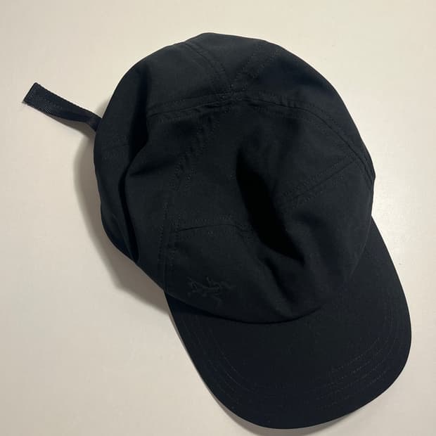 아크테릭스 엘라호 볼캡 모자