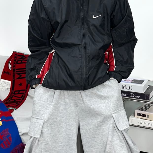 나이키 올드스쿨 블랙 레드 바람막이 L
