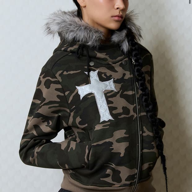 러브이즈트루 퍼 후드집업 카모