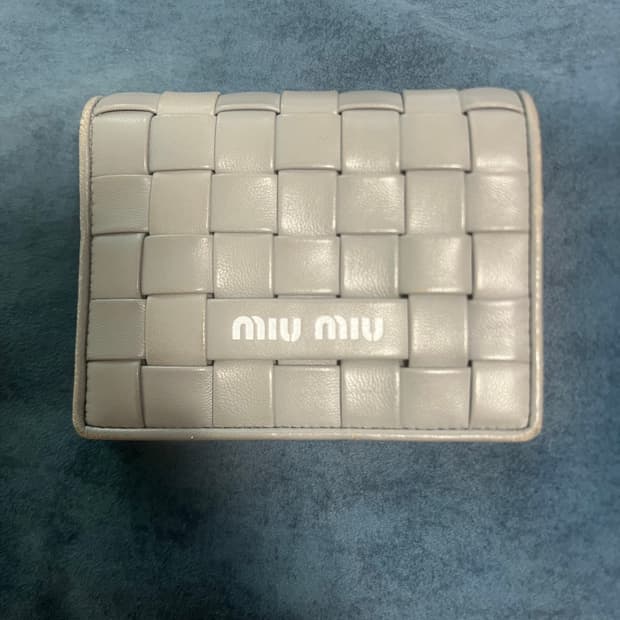 미우미우 반지갑