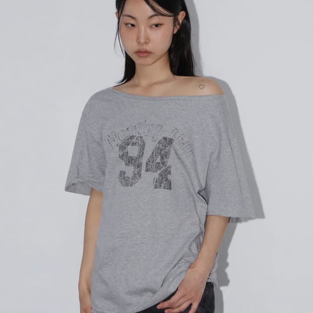 칙스 오프숄더 반팔