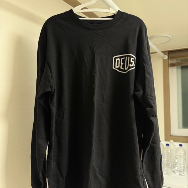 데우스 DEUS 롱슬리브