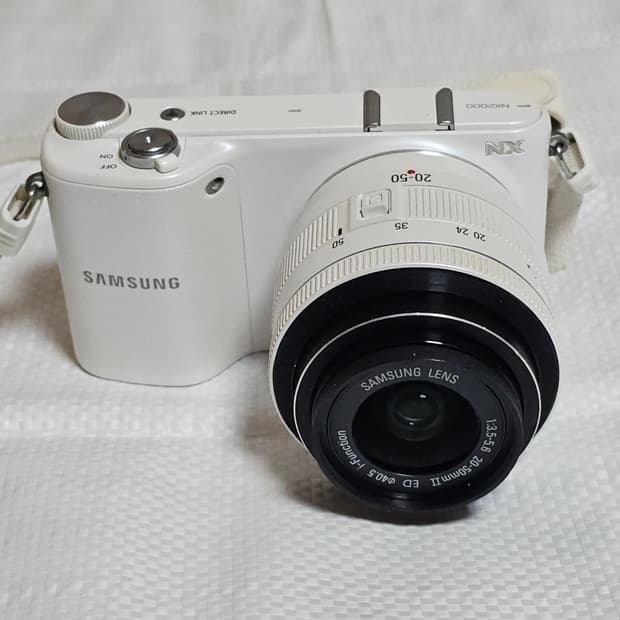 삼성 NX2000 미러리스 카메라
