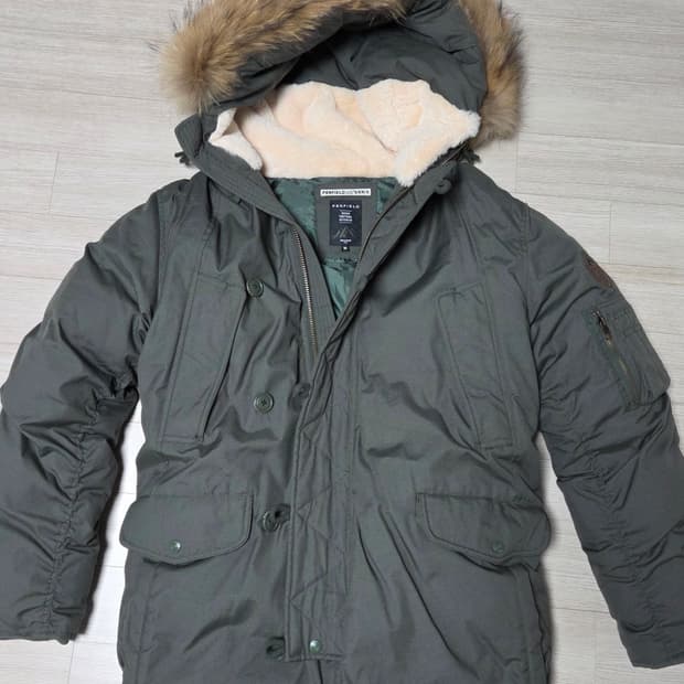 펜필드 다운파카 M사이즈