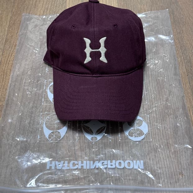 해칭룸 본 캡 버건디