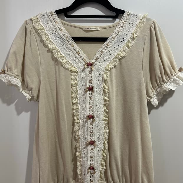 엑시즈팜 라떼맛 블라우스