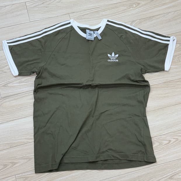 아디다스 티셔츠 XL