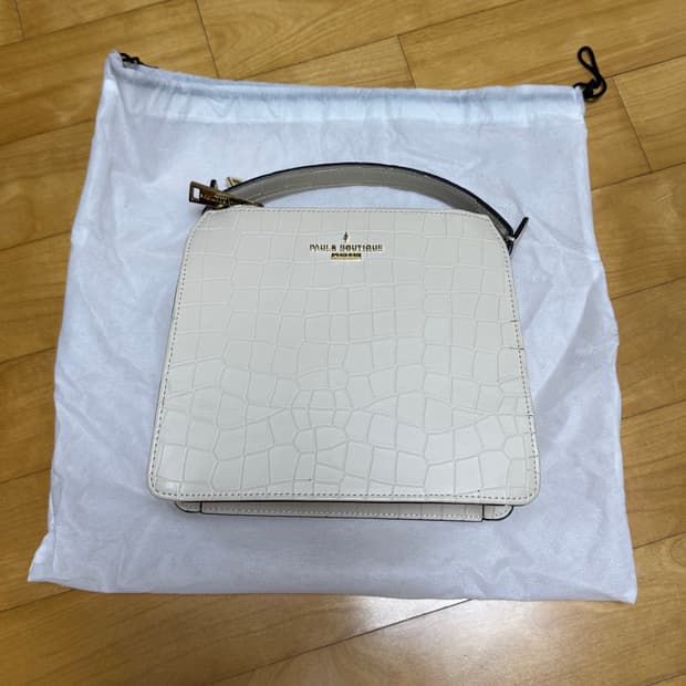 폴스부띠끄 가방 판매합니다